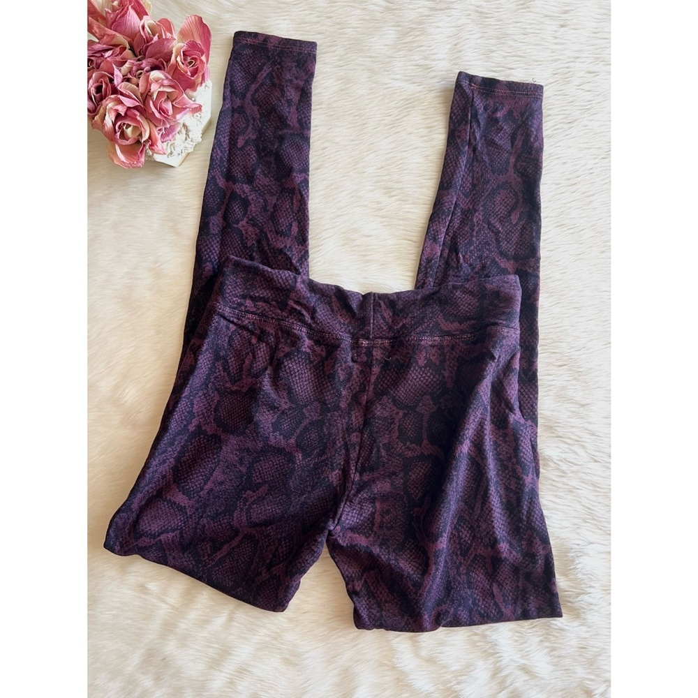 Sundry Python Leggings - Picture 2 of 6
